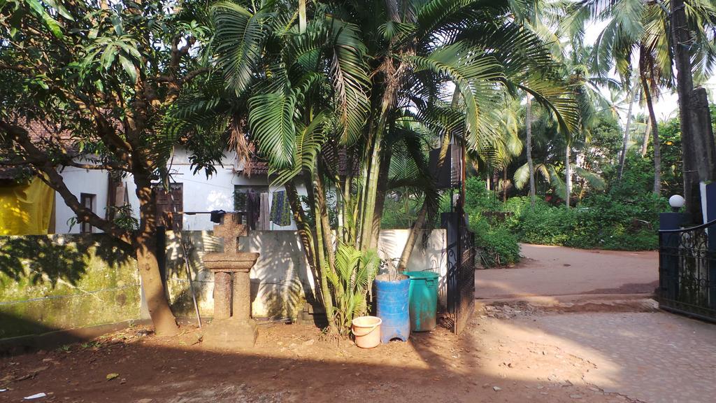 Alina Guest House Calangute Esterno foto